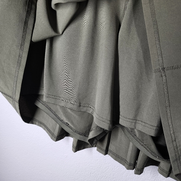 LIVI ACTIVE PULL-ON SKORT WITH FLAT FRONT DESIGN - Picture 4 of 7